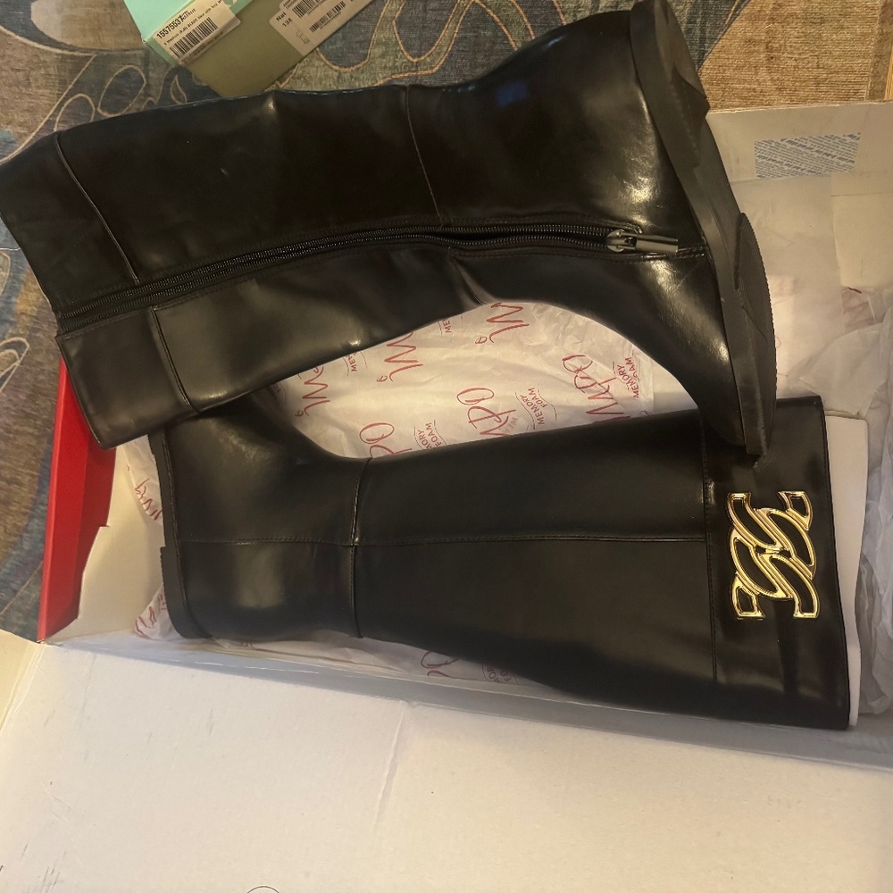 Impo boots, sharp flat 5.5 nib